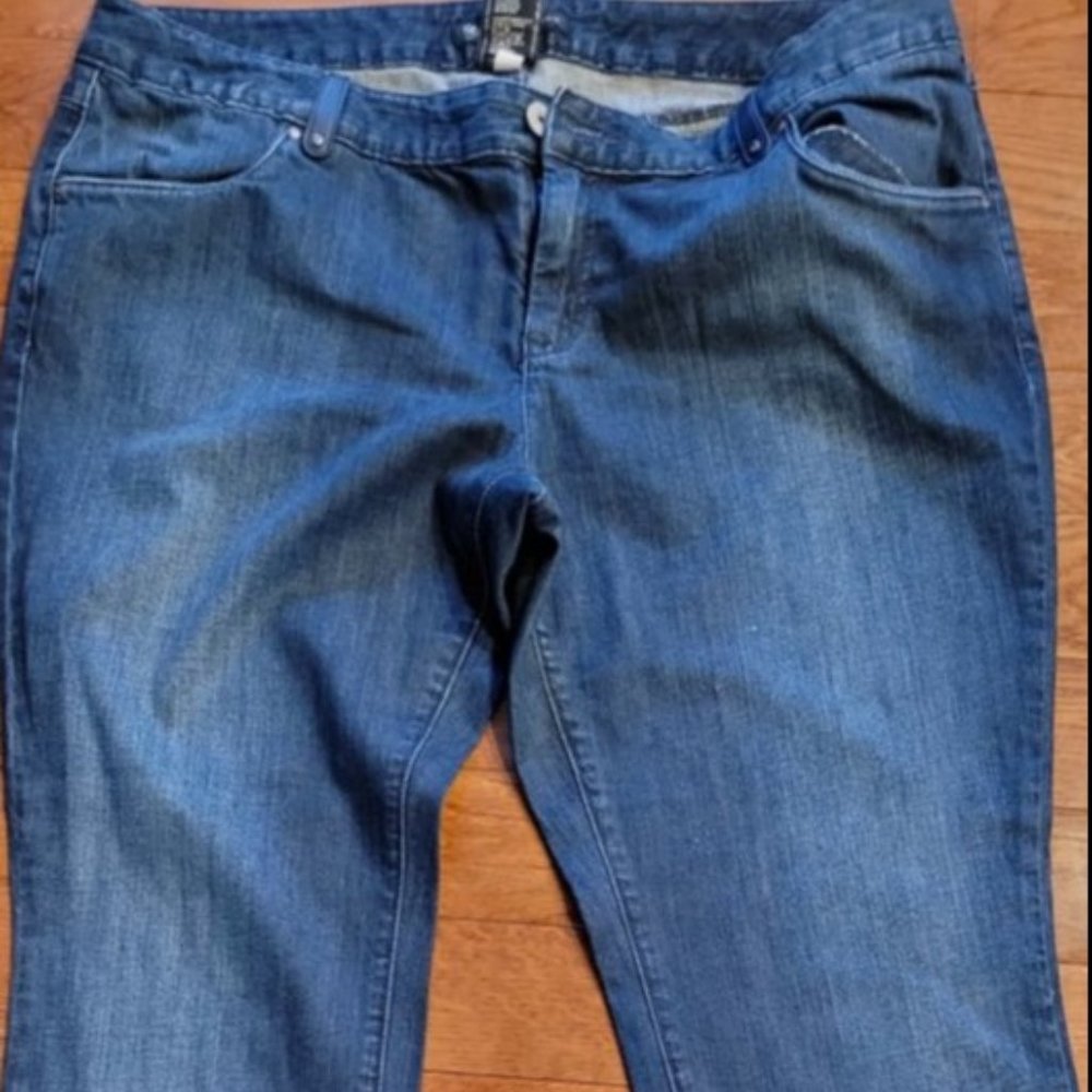 Women's Mossimo  Straight Leg Jeans - Size 16